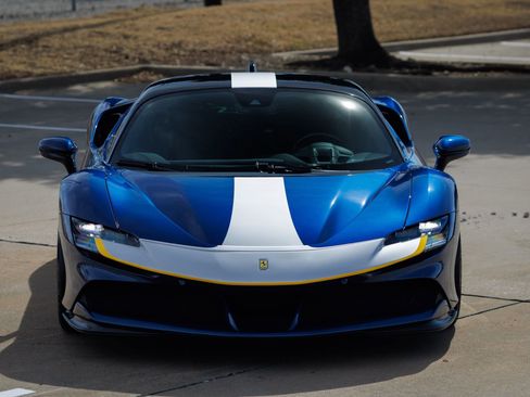 Used 2022 Ferrari SF90 Stradale image 7