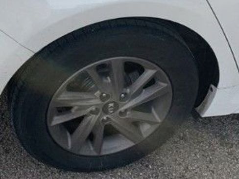 Used 2020 Kia Optima LX image 24