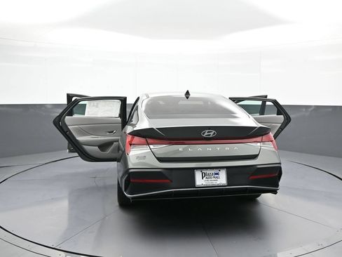 Certified 2024 Hyundai Elantra SEL w/ Convenience Package FWD image 47