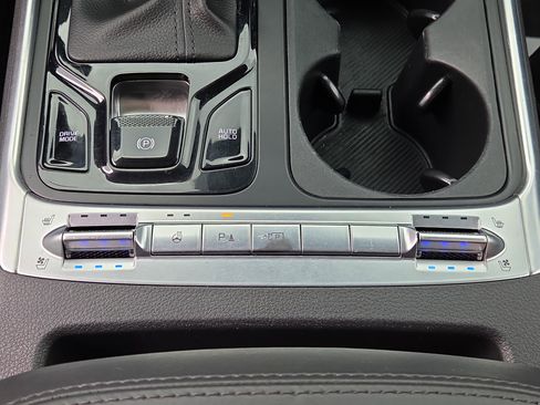 Used 2025 Kia Carnival SX Prestige FWD image 22