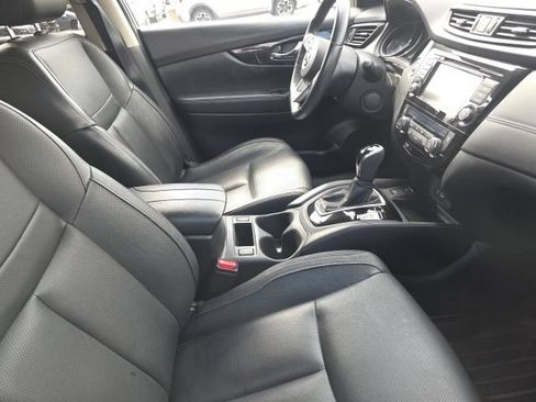 Used 2018 Nissan Rogue SL w/ Premium Package AWD/4WD image 4