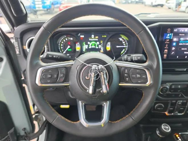 Used 2024 Jeep Wrangler Unlimited Sahara AWD/4WD image 8