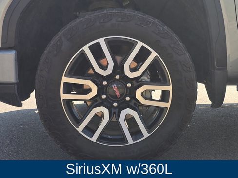 Used 2024 GMC Sierra 1500 AT4 w/ Technology Package AWD/4WD image 9