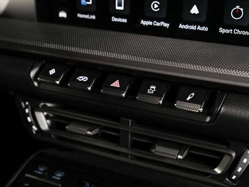 Used 2024 Porsche 911 Carrera image 19