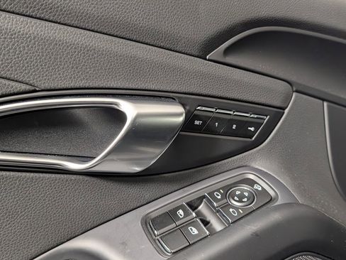 Used 2025 Porsche 718 Cayman image 25