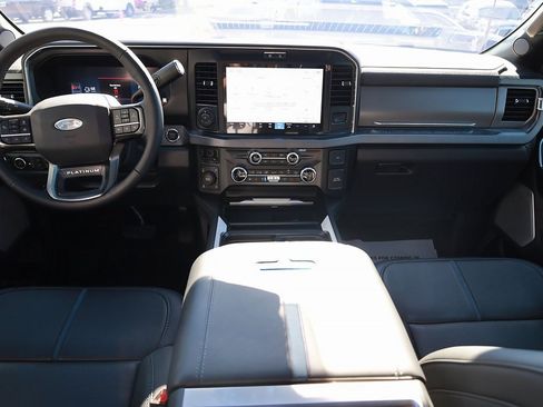 Used 2025 Ford F350 Platinum image 19