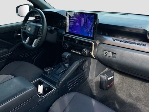 Used 2024 Toyota Tacoma TRD Sport image 29