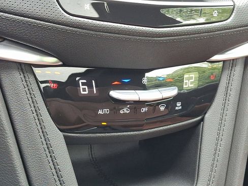 Certified 2025 Cadillac XT5 Premium Luxury image 17