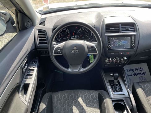 Used 2024 Mitsubishi Outlander Sport AWD image 2