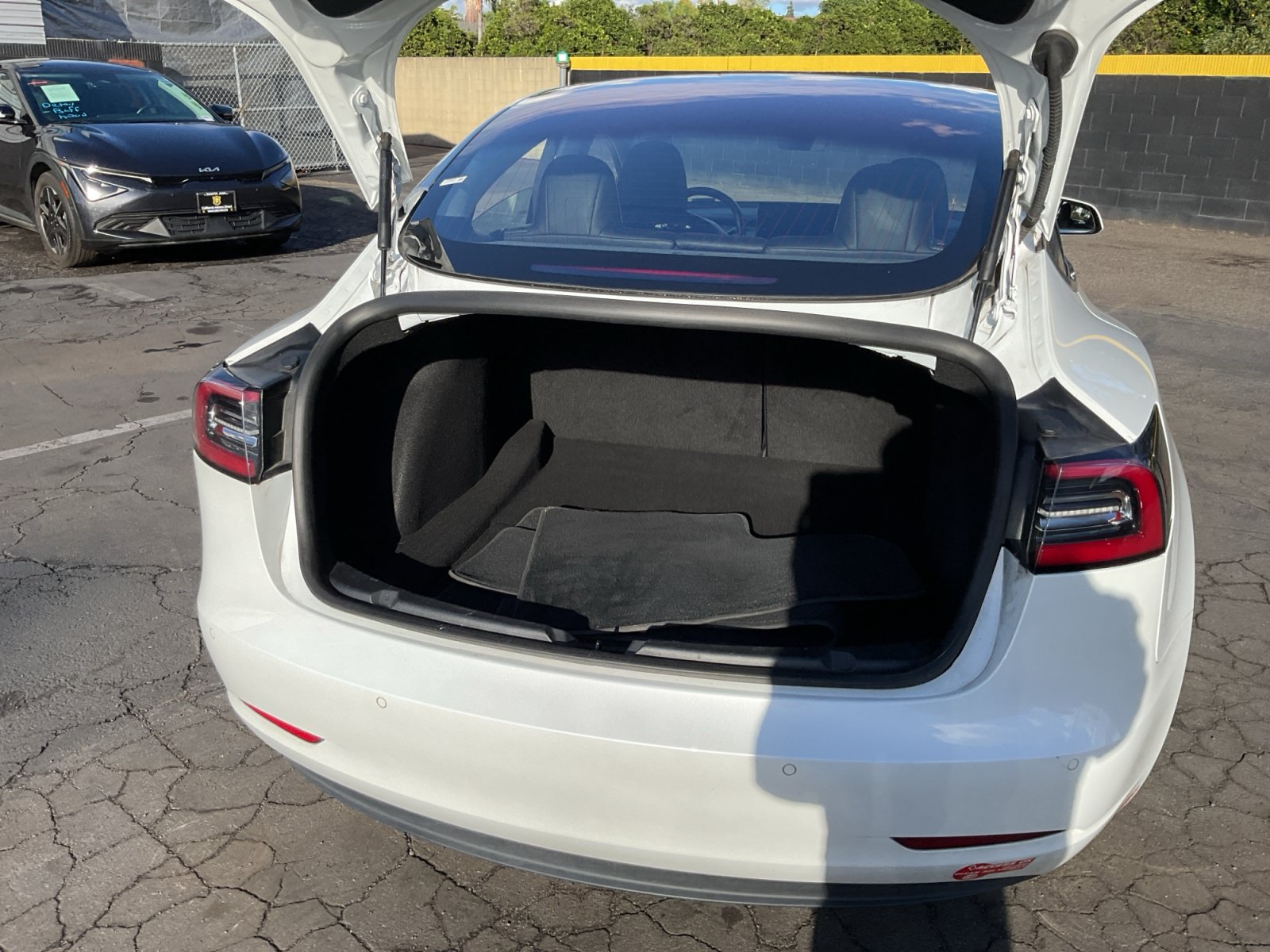 Used 2018 Tesla Model 3 Long Range RWD image 25