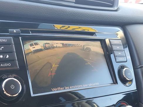 Used 2019 Nissan Rogue SV image 21