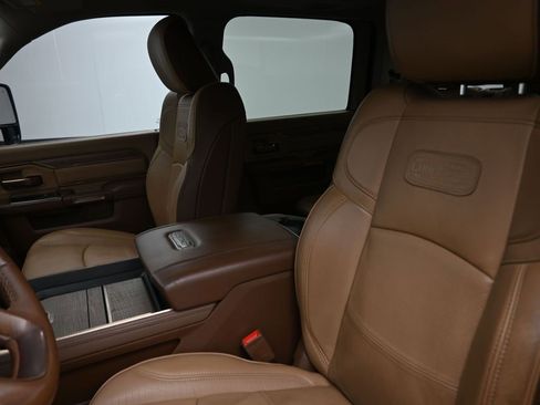 Used 2024 RAM 2500 Limited image 19