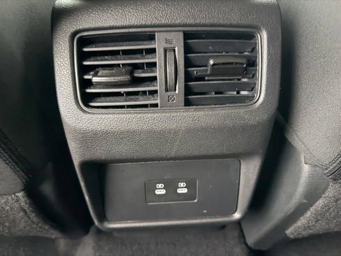 Used 2025 Nissan Rogue SV FWD image 14