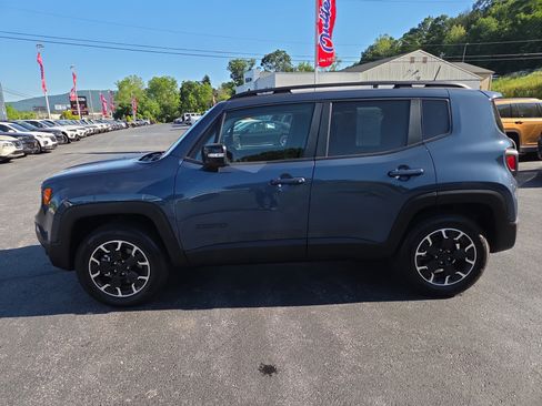 Certified 2023 Jeep Renegade Latitude AWD/4WD image 7