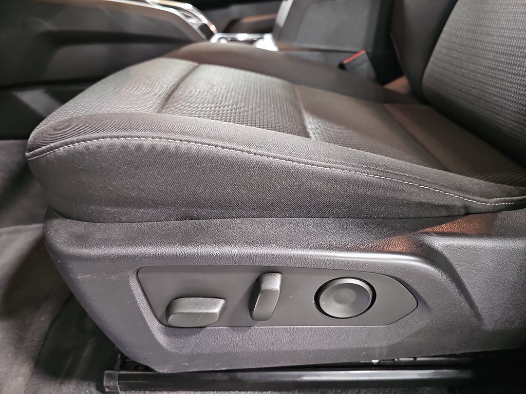 Used 2024 GMC Canyon Elevation w/ Convenience Package AWD/4WD image 29