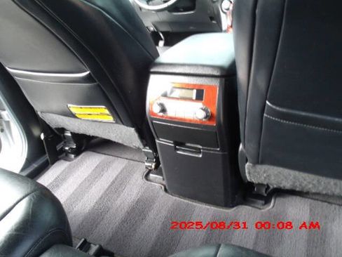 Used 2011 Toyota Highlander Limited image 23