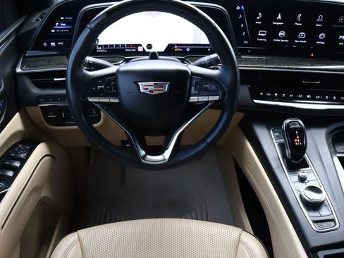 Used 2024 Cadillac Escalade ESV Premium Luxury w/ Performance Package AWD/4WD image 15