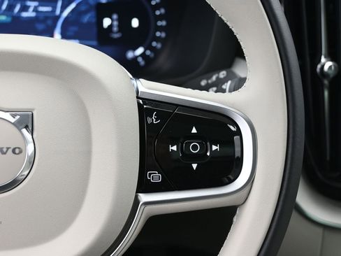 New 2026 Volvo XC60 B5 Ultra w/ Protection Package Premier AWD/4WD image 10