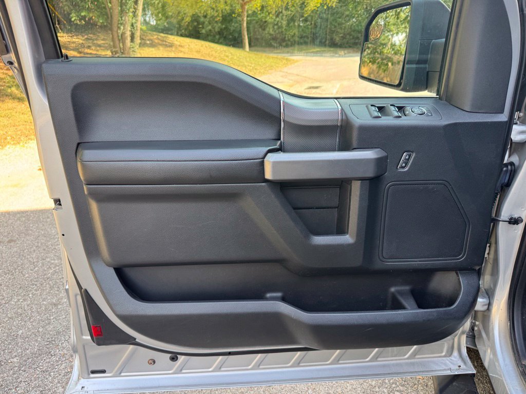 Used 2016 Ford F150 XLT w/ Equipment Group 302A Luxury AWD/4WD image 15
