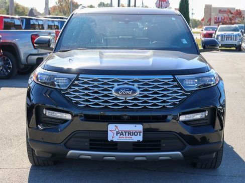 Used 2022 Ford Explorer Platinum w/ Technology Package image 2