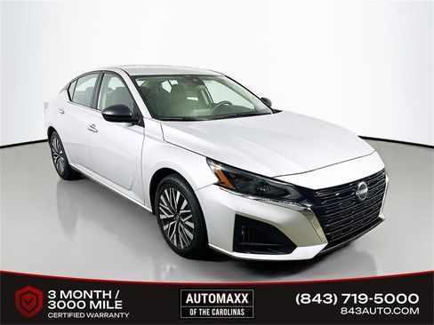 Used 2024 Nissan Altima 2.5 SV image 1