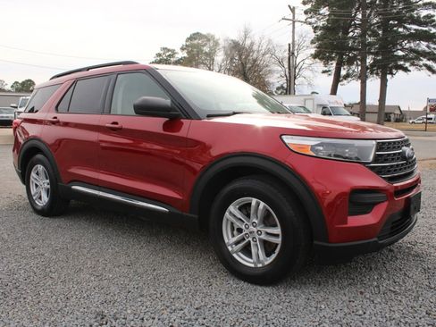 Used 2020 Ford Explorer XLT w/ Class III Trailer Tow Package image 6