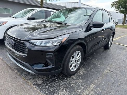 Used 2025 Ford Escape Active FWD image 2
