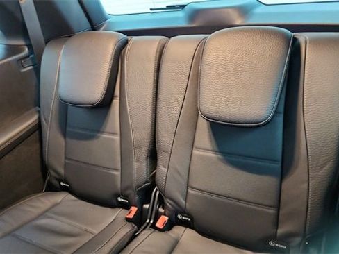 Used 2024 Mercedes-Benz GLS 450 4MATIC image 30