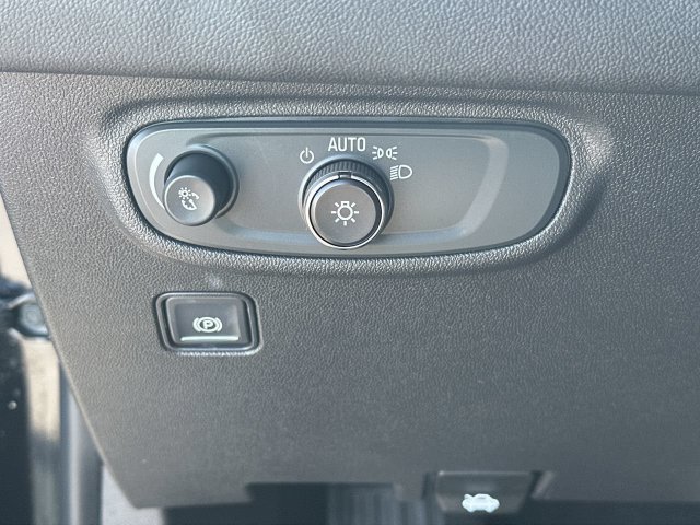 Certified 2020 GMC Terrain SLE w/ Driver Convenience Package FWD image 18