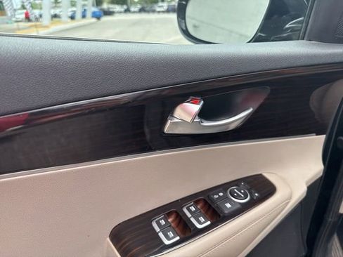 Used 2020 Kia Sorento S FWD image 26