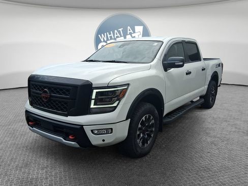 Used 2023 Nissan Titan PRO-4X w/ Pro-4x Convenience Package AWD/4WD image 8