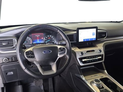 Used 2023 Ford Explorer XLT w/ Equipment Group 202A image 17