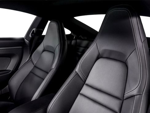 Used 2025 Porsche 911 Carrera image 3