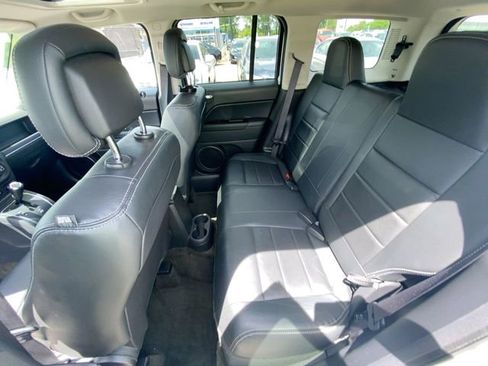 Used 2016 Jeep Patriot High Altitude AWD/4WD image 5