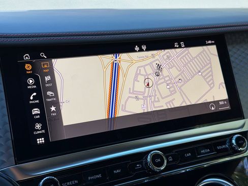 Used 2024 Bentley Continental GT V8 image 21