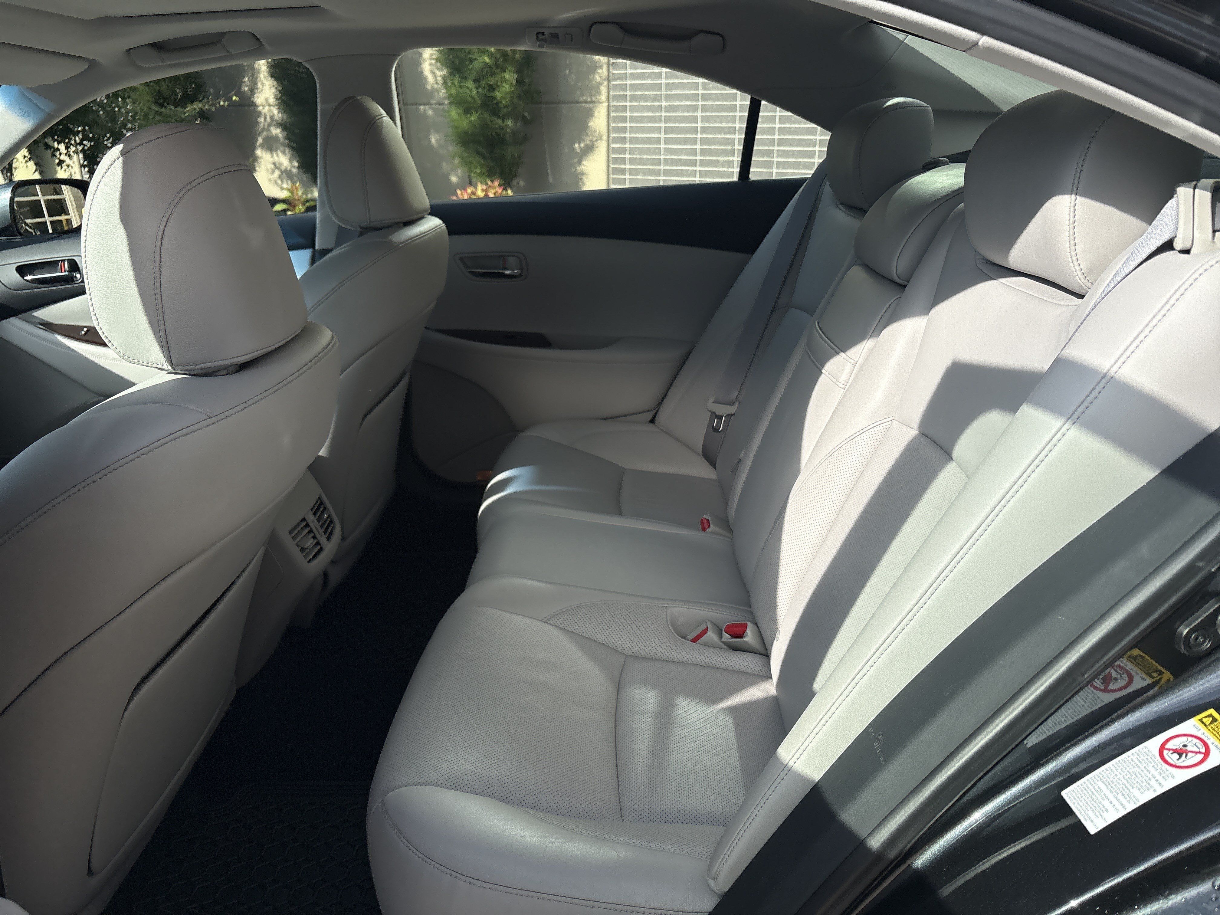 Used 2011 Lexus ES 350 w/ Preferred Accessory Package FWD image 31