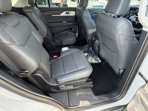 New 2026 Ford Explorer Active w/ Active Comfort Package RWD image 16