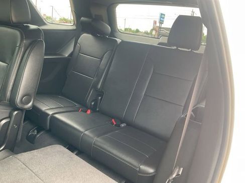 Used 2023 Chevrolet Traverse LT FWD image 27