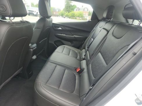 Used 2023 Chevrolet Bolt LT w/ Infotainment Package FWD image 16
