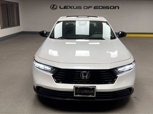 Used 2024 Honda Accord Sport image 2