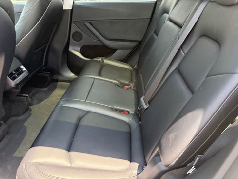 Used 2023 Tesla Model Y Long Range AWD/4WD image 9