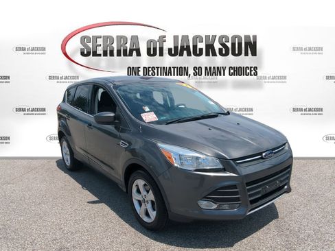 Used 2016 Ford Escape SE FWD image 2