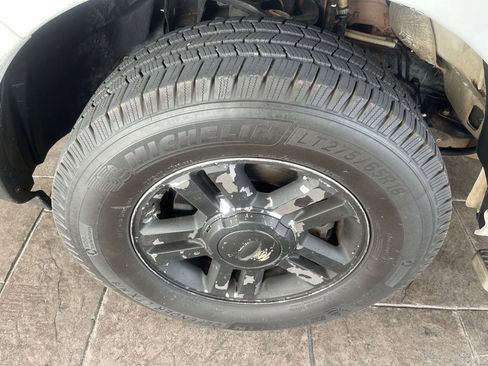 Used 2012 Ford Expedition XL image 25