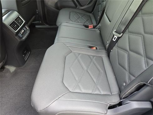 New 2026 Volkswagen Atlas SE image 14