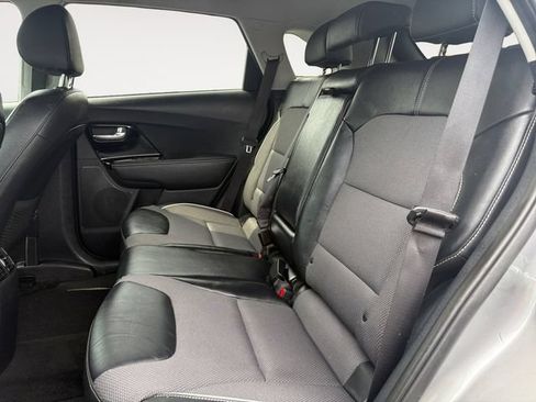 Certified 2022 Kia Niro EX FWD image 13