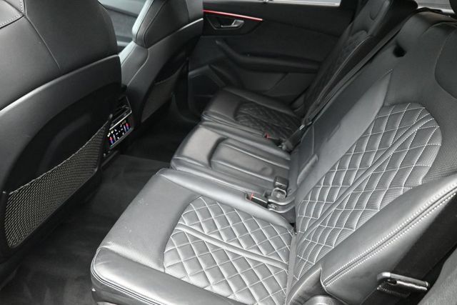 Used 2023 Audi SQ7 Prestige AWD/4WD image 19