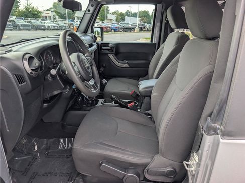 Used 2018 Jeep Wrangler Sport AWD/4WD image 16