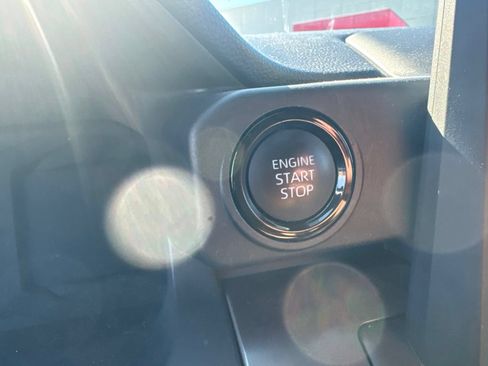 Used 2025 Toyota Tacoma SR5 AWD/4WD image 19