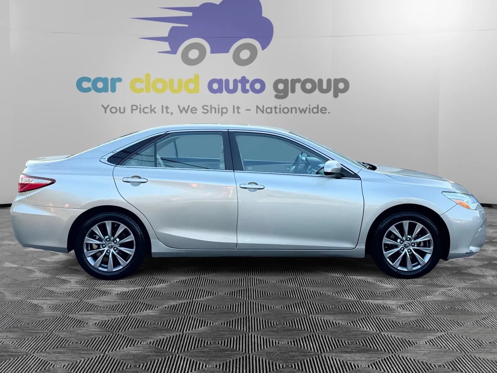 Used 2015 Toyota Camry XLE w/ Convenience Package FWD image 6