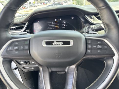 Used 2022 Jeep Grand Cherokee L Limited w/ Luxury Tech Group II AWD/4WD image 14